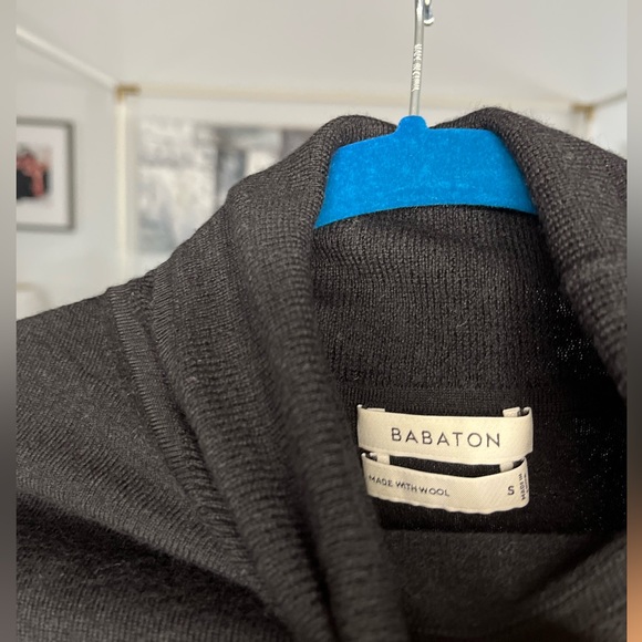 Aritzia Babaton Thin Knit Turtleneck Wool Sweater with Slide Slits Size S - Picture 2 of 4